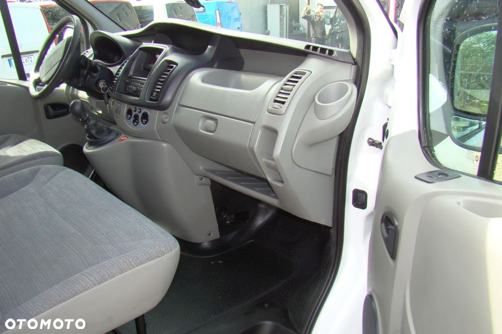 Renault Trafic - 10
