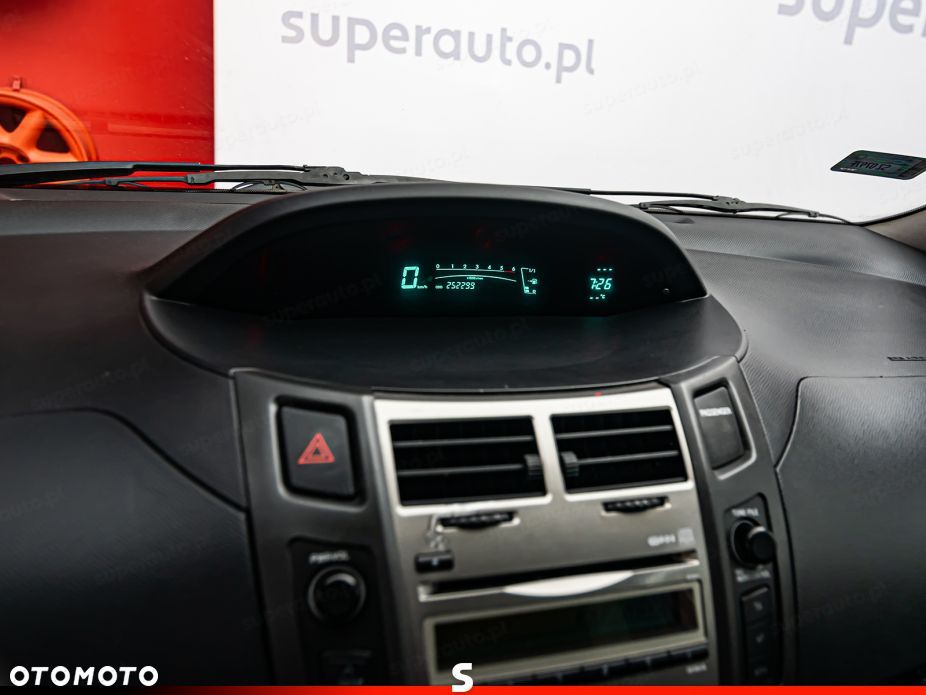 Toyota Yaris - 13
