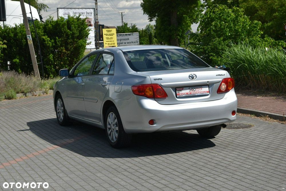 Toyota Corolla - 13