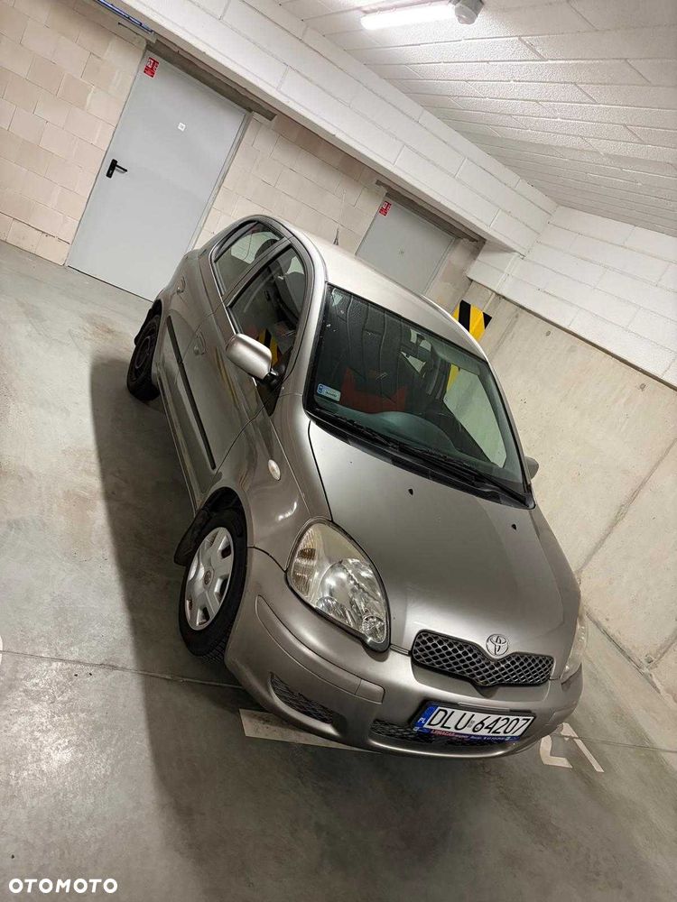 Toyota Yaris, 2003