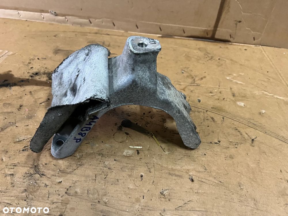 Łapa wspornik silnika Audi A4 B8 Lift 2.0 TDI 8K0199308CA - 3