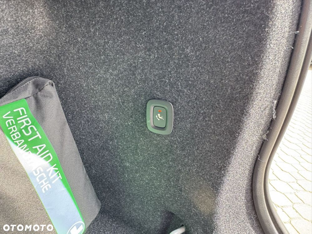 Volvo C40 Recharge 82 kWh Single M Extended Range RWD Ultimate - 28