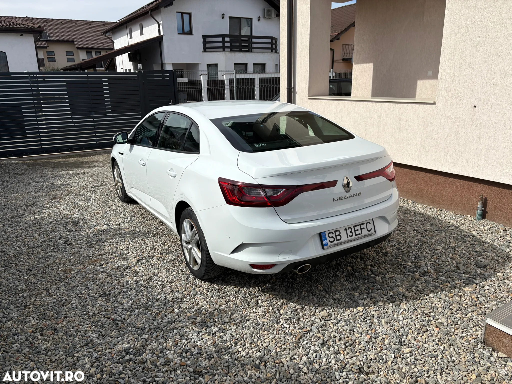 Renault Megane TCe Business - 3