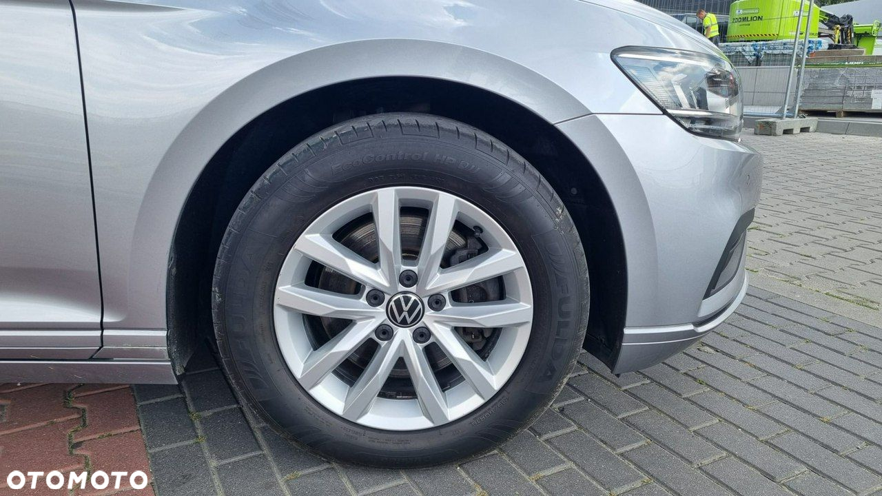Volkswagen Passat - 5
