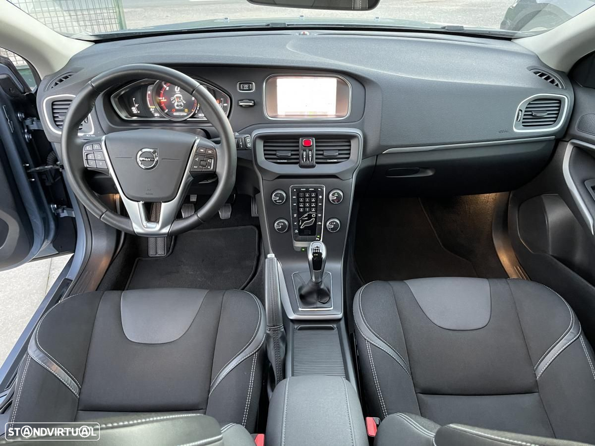 Volvo V40 2.0 D2 Momentum Eco - 22