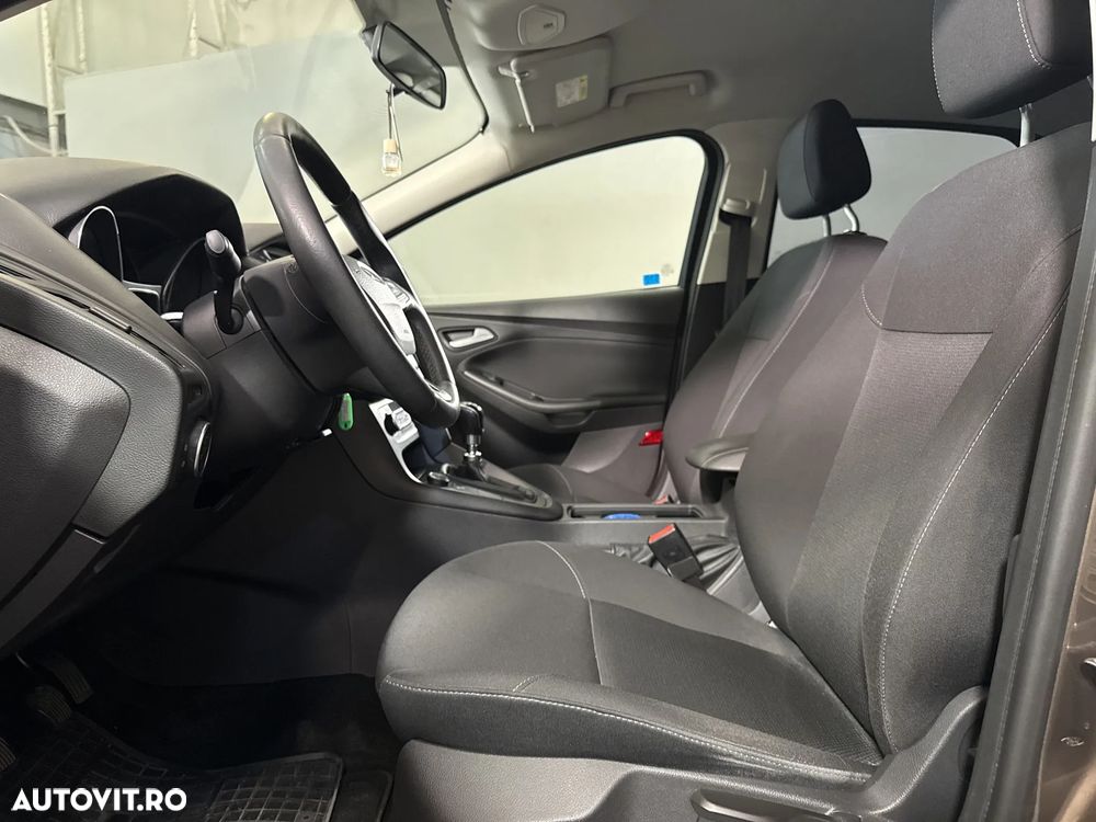 Ford Focus - 21