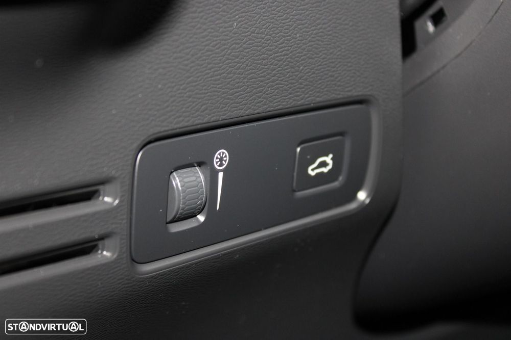 Volvo XC 40 1.5 T2 Momentum Core - 11