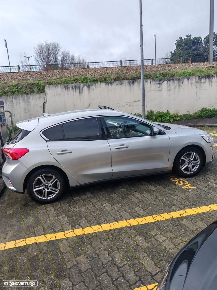 Ford Focus 1.5 TDCi ECOBlue Business - 2