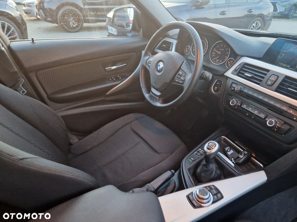 BMW Seria 3 316i Sport Line - 34