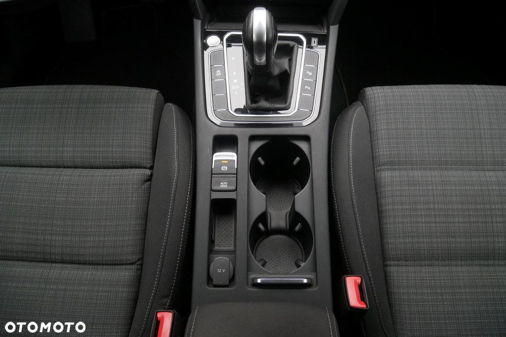 Volkswagen Passat 2.0 TSI Business DSG - 11