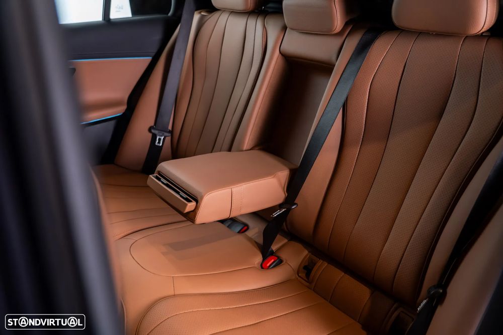 Mercedes-Benz E 300 de AMG Line - 31