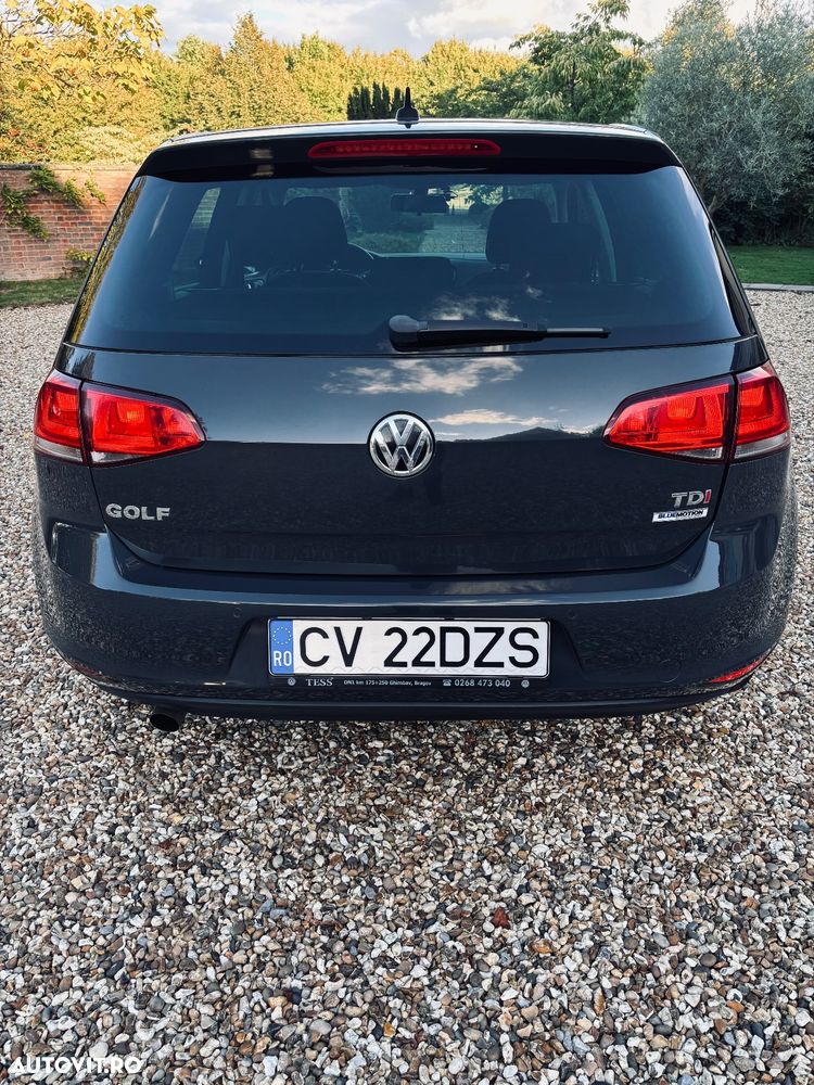Volkswagen Golf - 6