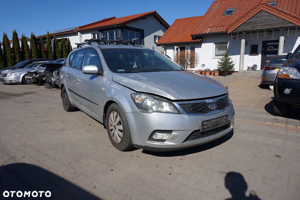 KIA CEED I LIFT KOMBI 2011 9S 1.6 16V G4FC 123KM M6CF1 SREBRNY na części - 7