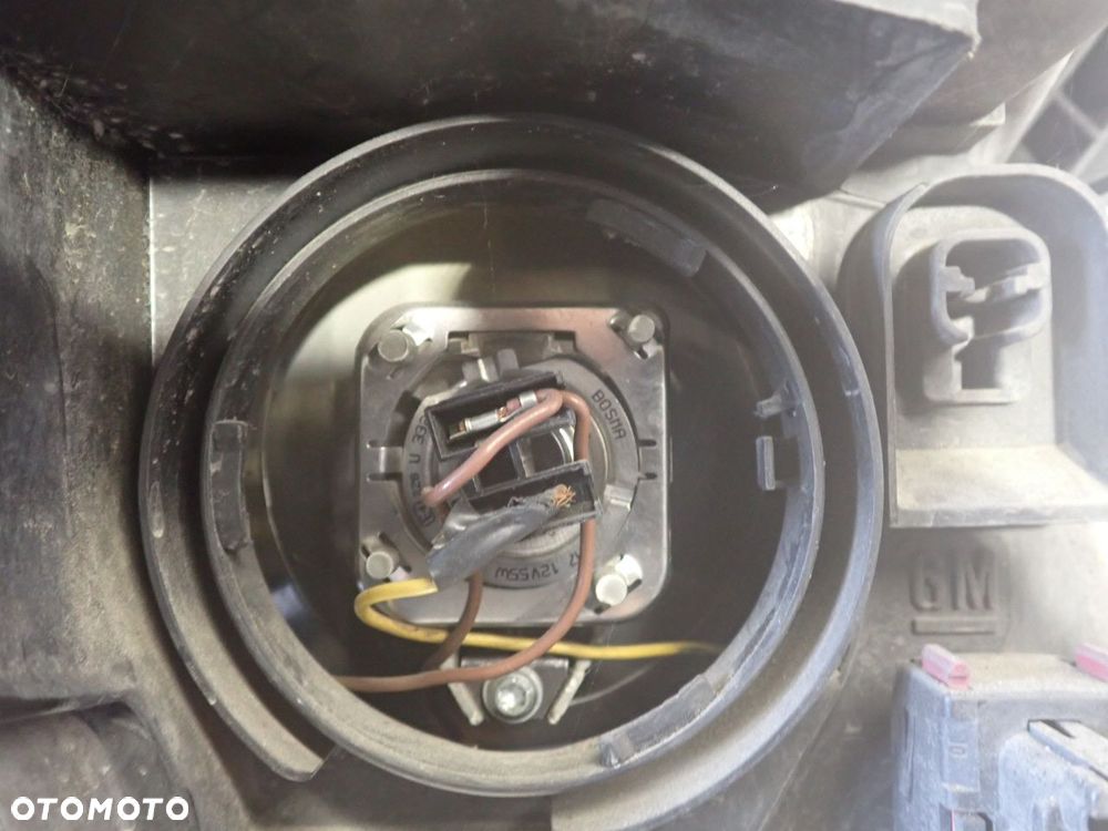 LAMPA LEWA PRZEDNIA OPEL MERIVA A 1.2 93321052 - 8