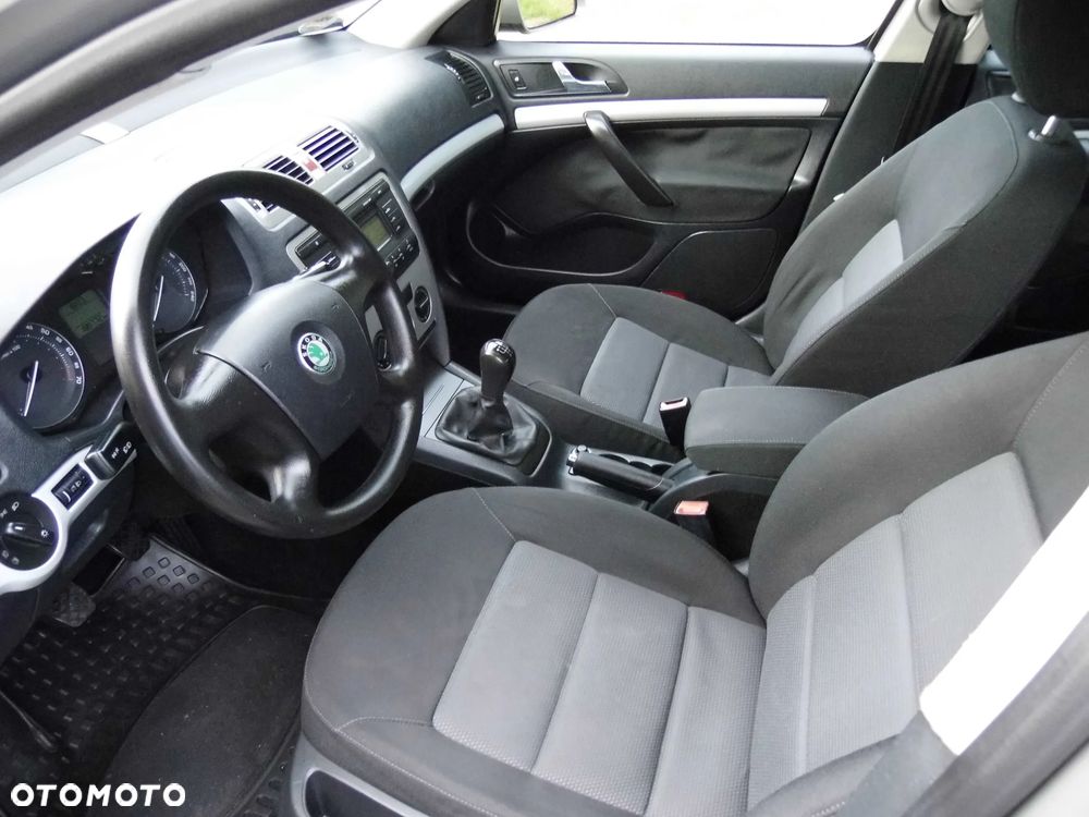 Skoda Octavia 1.6 Team Edition - 26