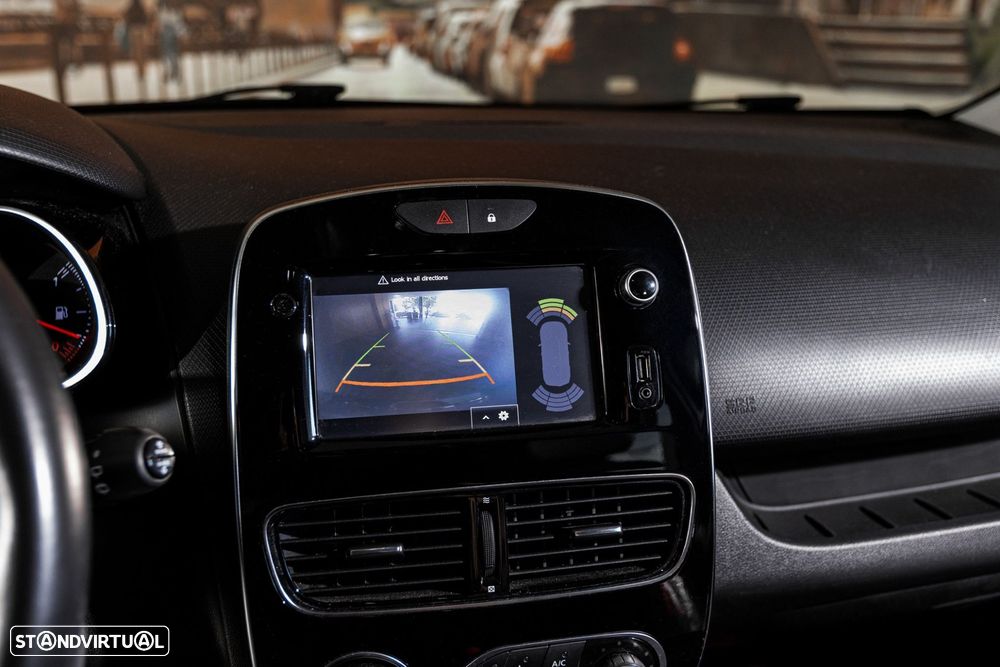 Renault Clio - 16