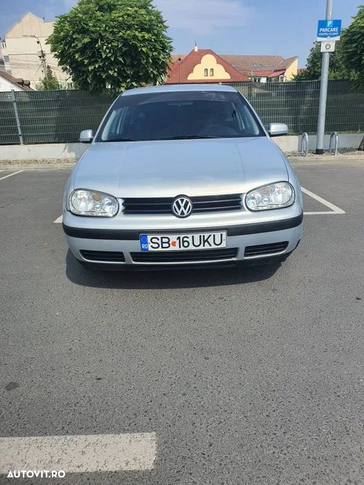 Volkswagen Golf - 2