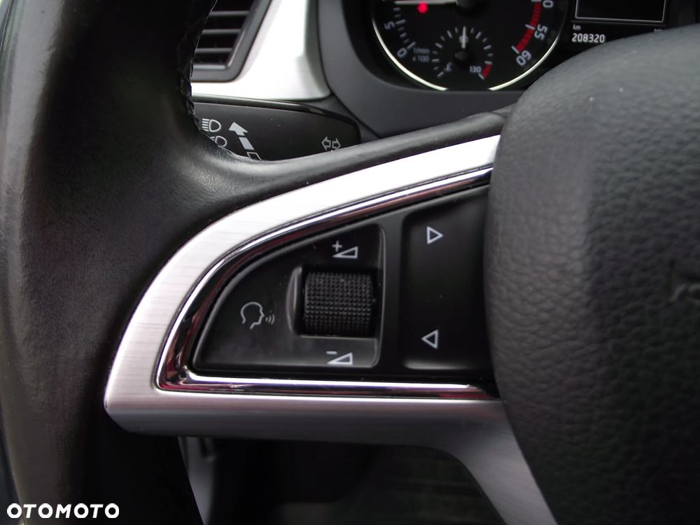 Skoda RAPID Spb 1.6 TDI DPF Ambition - 23