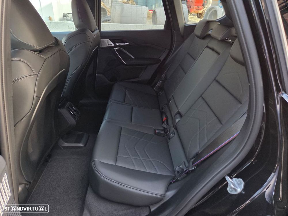 BMW iX1 eDrive20 Pack Desportivo M Pro - 8