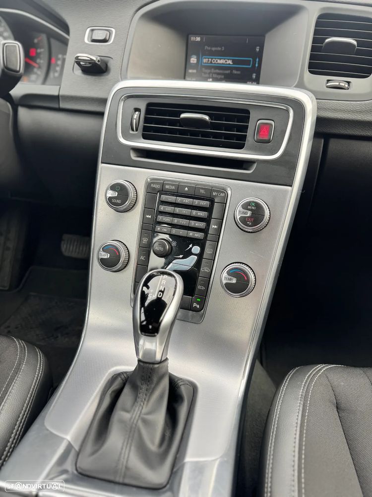 Volvo S60 2.0 D3 Momentum Geartronic - 16