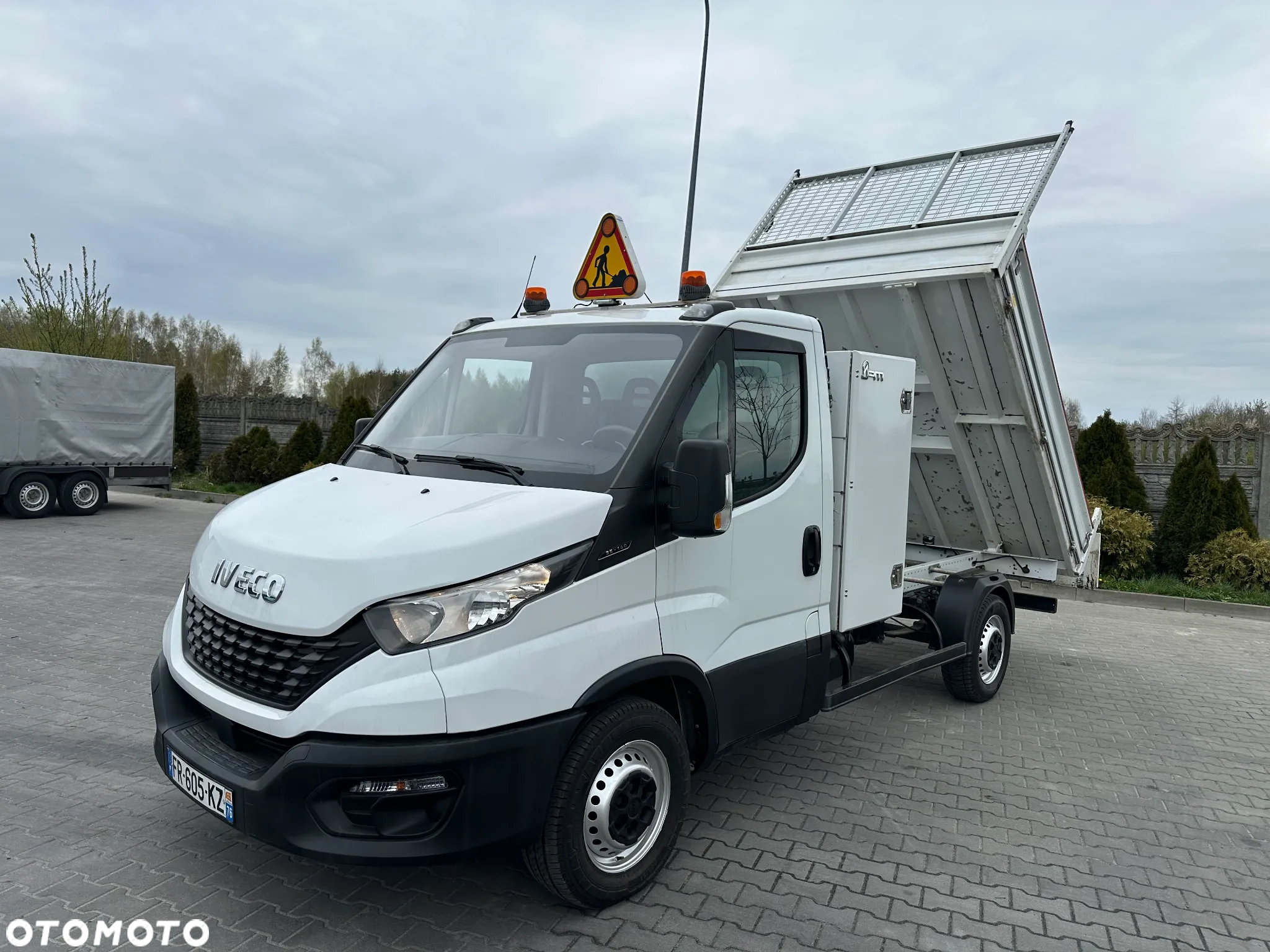 Iveco Daily 35s14 Wywrotka + Skrzynia Narzędziowa - 2