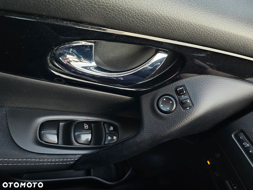 Nissan Qashqai 1.2 DIG-T N-Connecta - 25