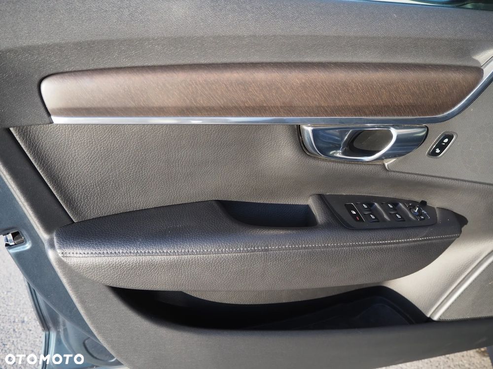 Volvo V90 Cross Country D4 AWD - 29