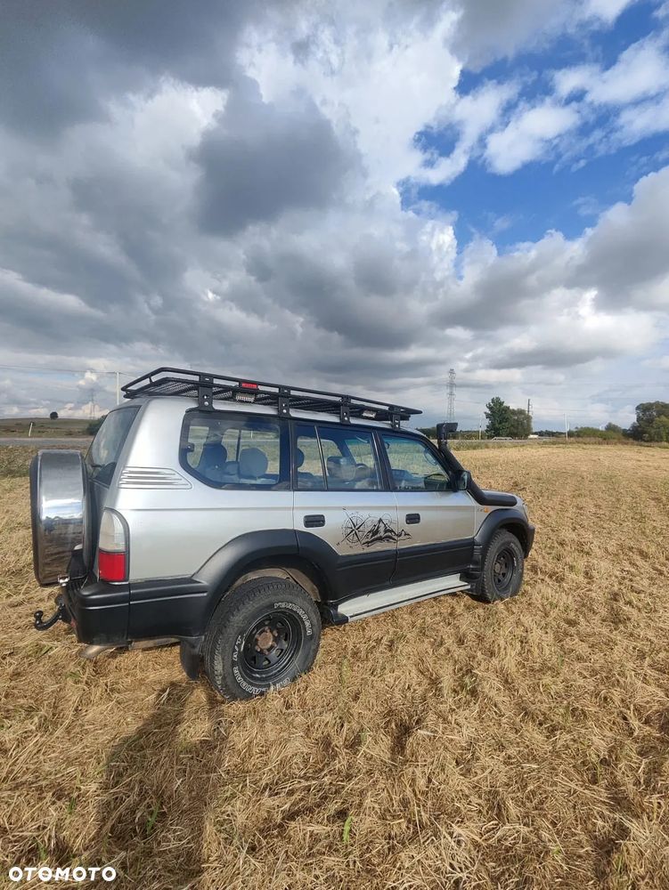 Toyota Land Cruiser - 9