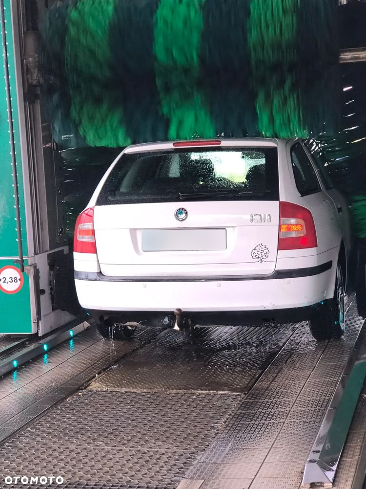 Skoda Octavia 1.6 Tour Classic - 14