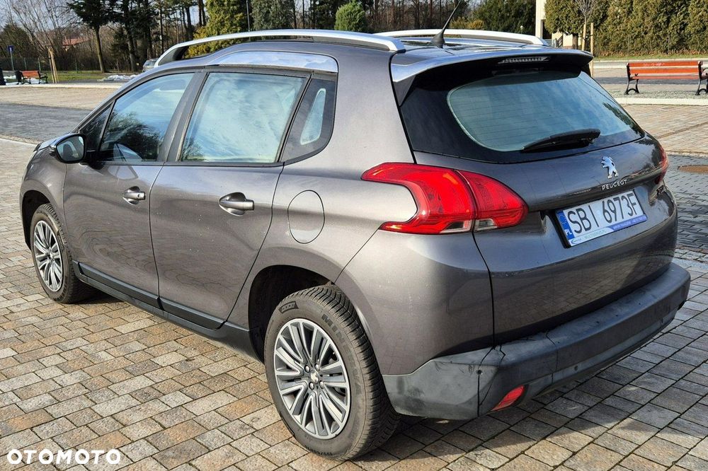 Peugeot 2008 1.2 Pure Tech Signature - 3