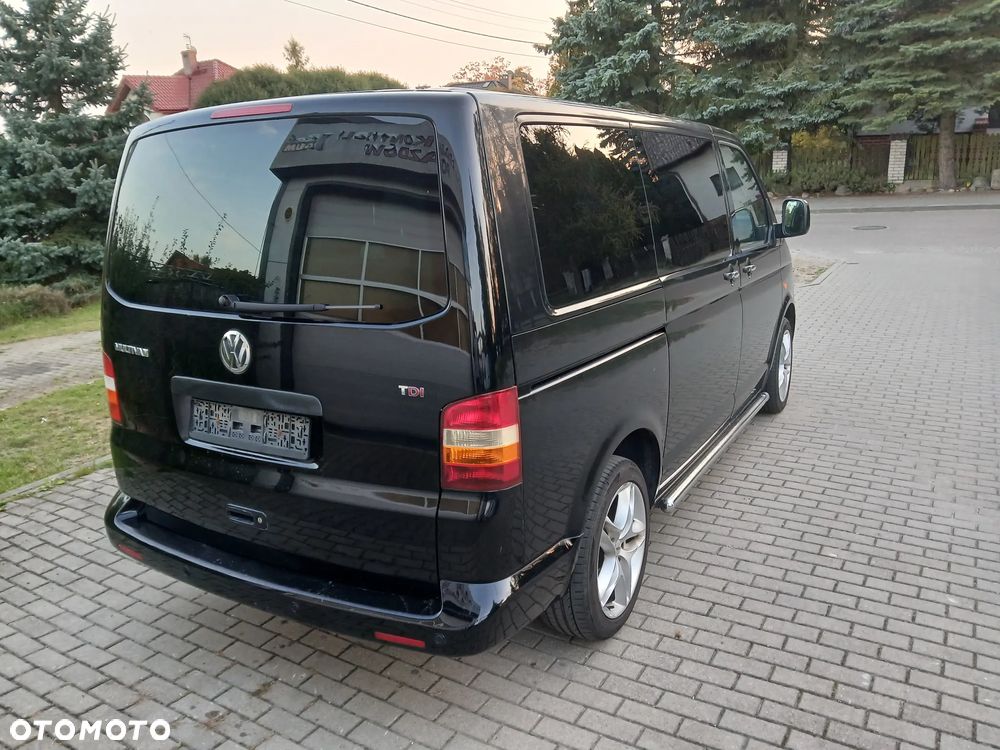 Volkswagen Multivan - 5