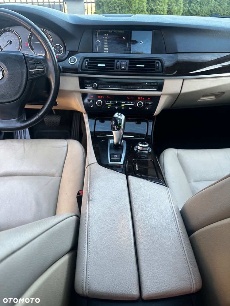 BMW Seria 5 535i Luxury Line - 14