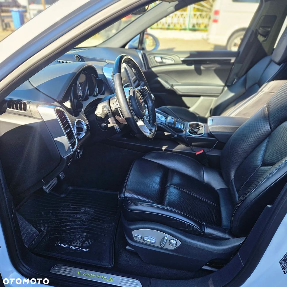 Porsche Cayenne S E-Hybrid Platinum Edition - 19