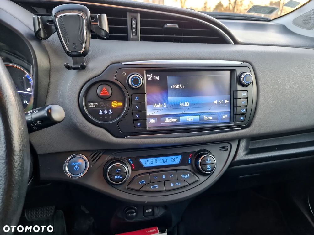 Toyota Yaris Hybrid 100 Premium EU6 - 8