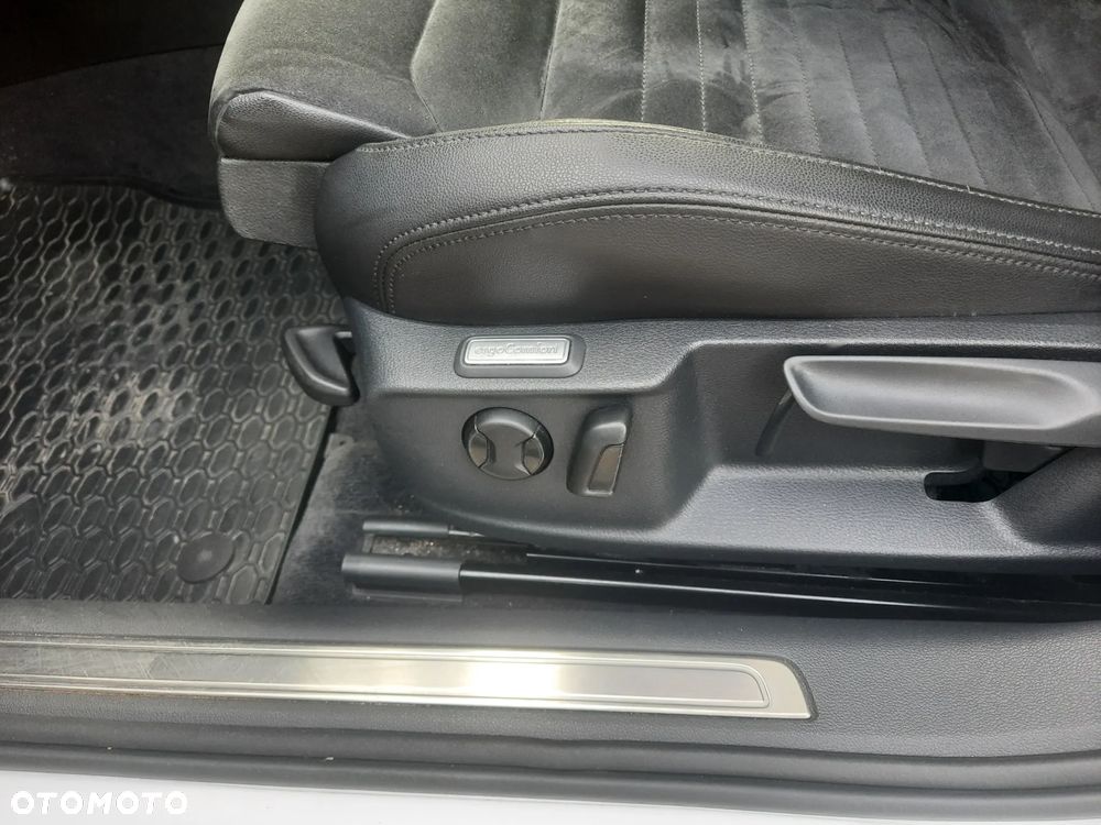 Volkswagen Passat - 12