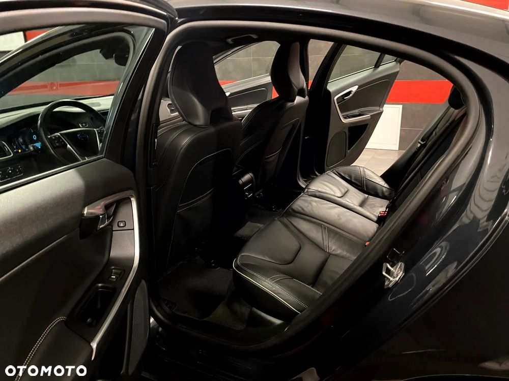 Volvo S60 D4 Drive-E R-Design Summum - 22