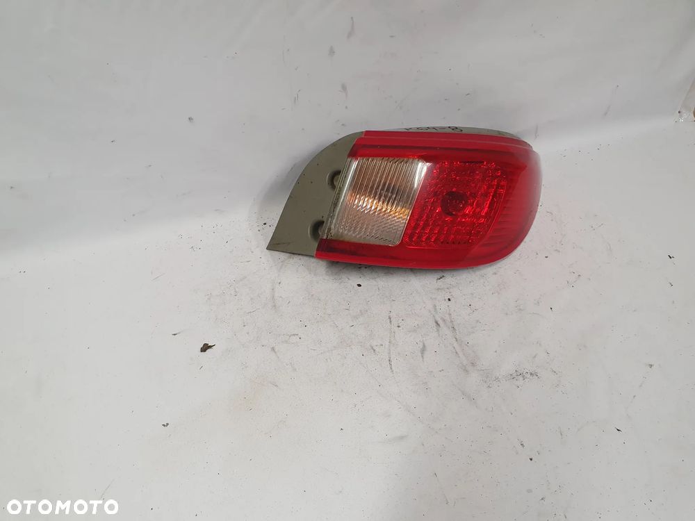 * LAMPA TYLNA PRAWA TYŁ PRAWO MITSUBISHI COLT Z30 CABRIO - 2