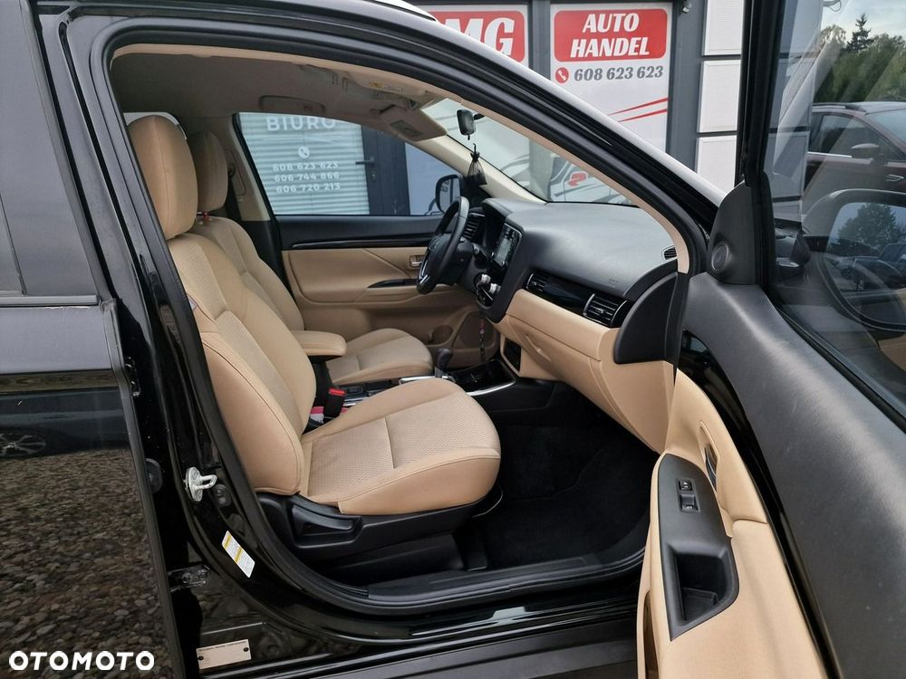 Mitsubishi Outlander - 26