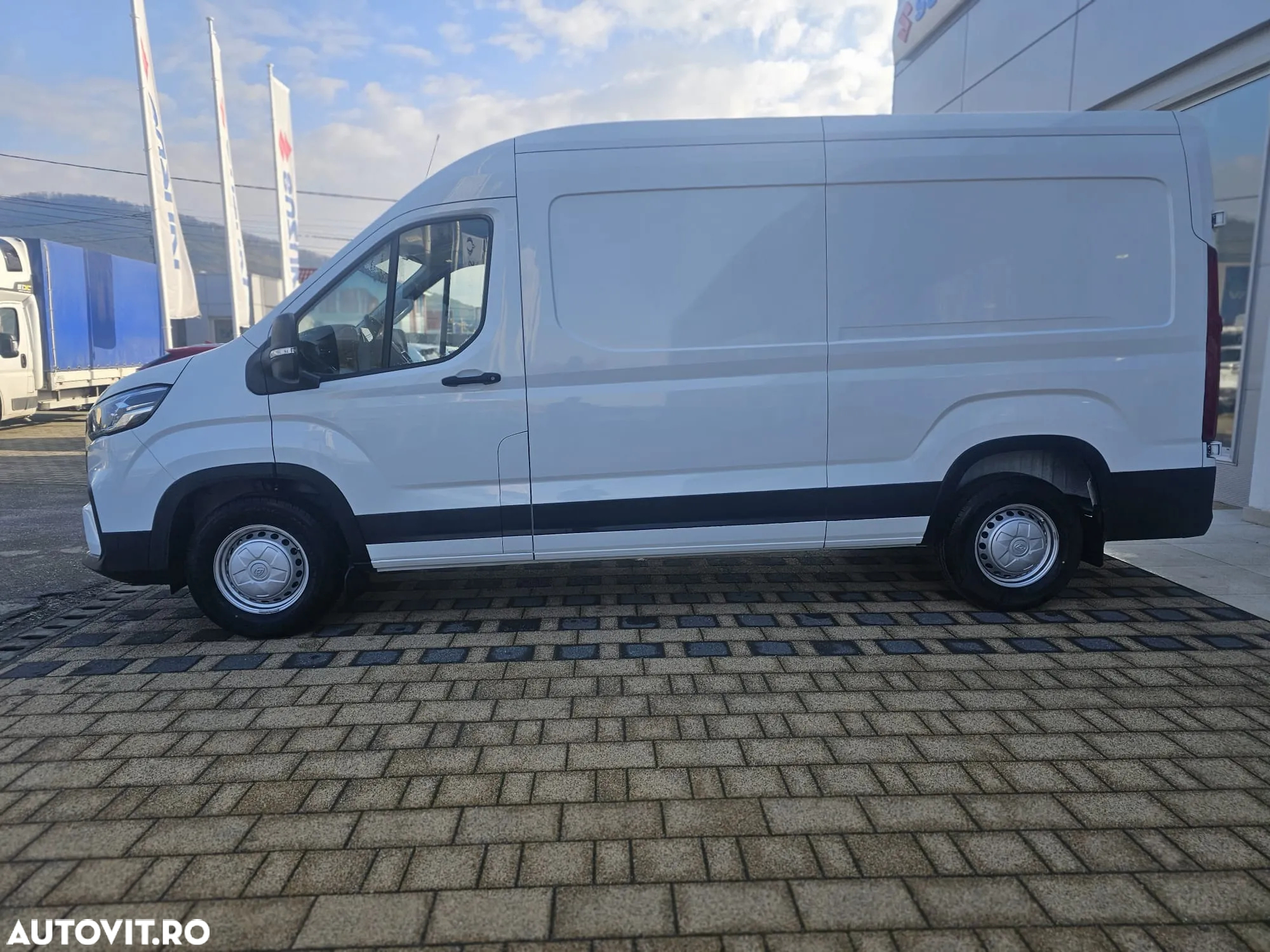 Maxus DELIVER9 - 10
