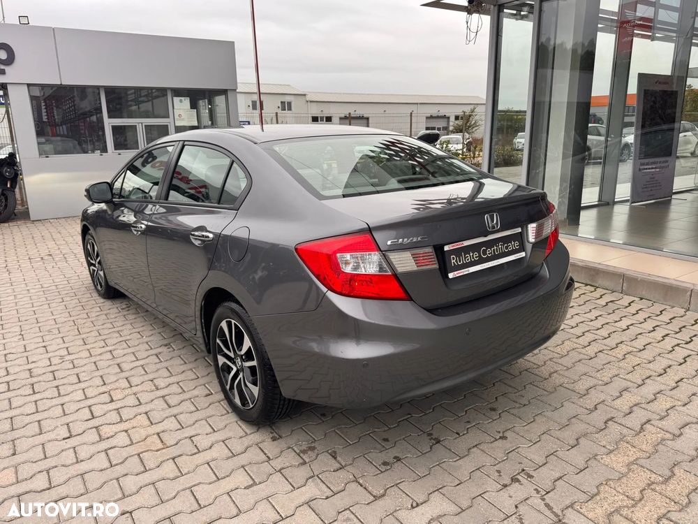 Honda Civic 1.8 MT ES - 5