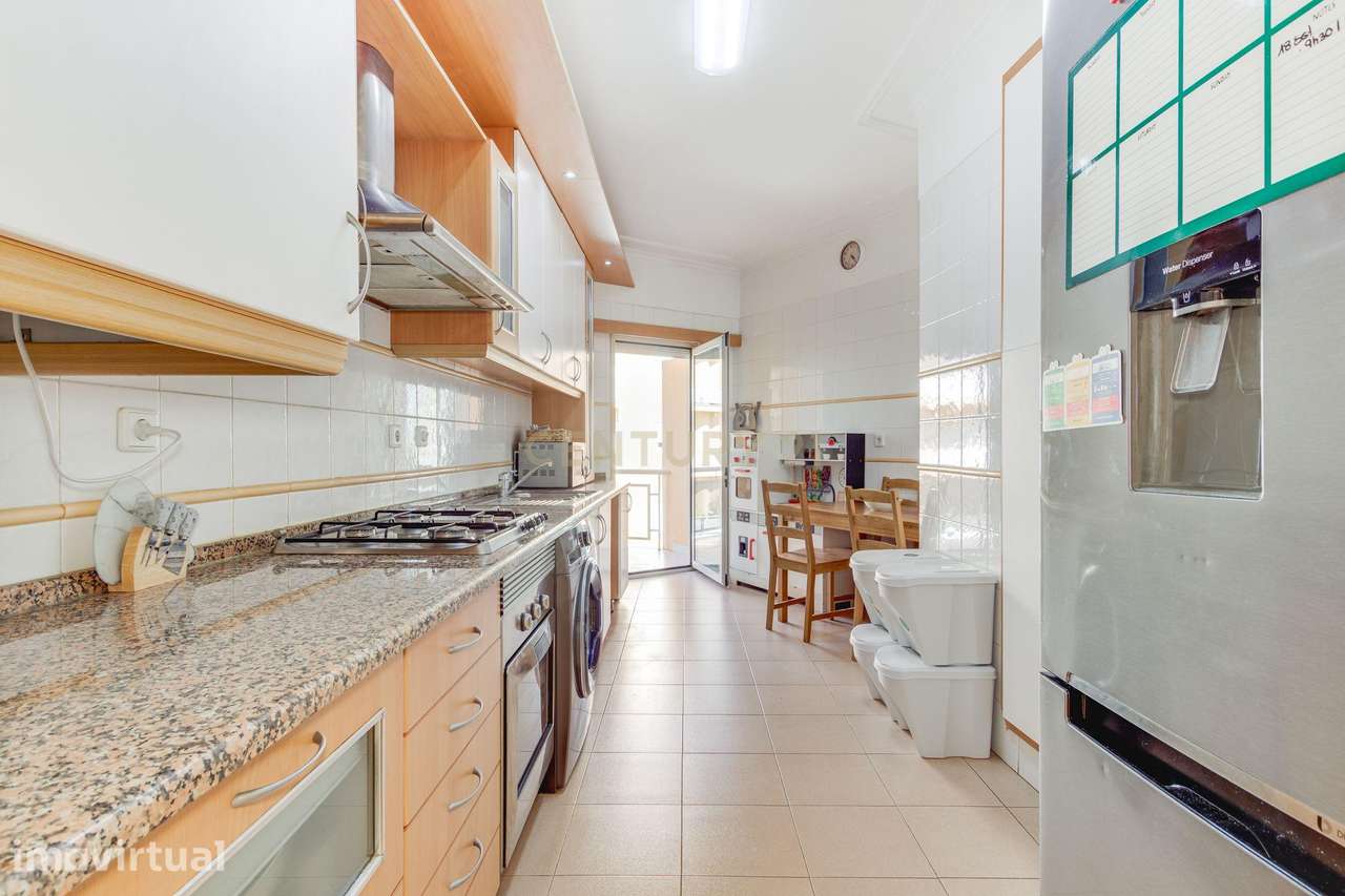 T3 em condomínio privado com terraço e box Vila Ronda, Carregado - Grande imagem: 3/34