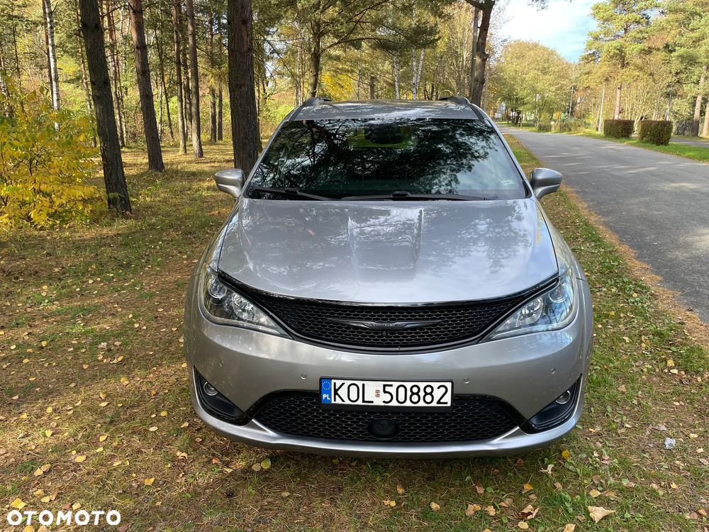 Chrysler Pacifica - 24