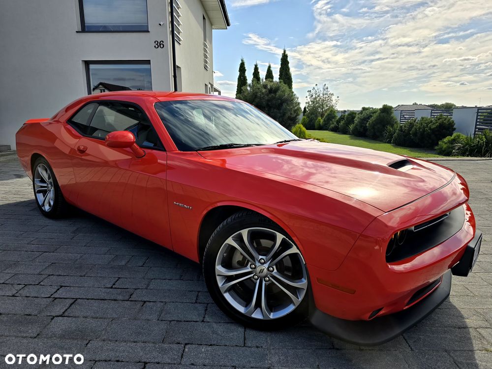 Dodge Challenger - 2