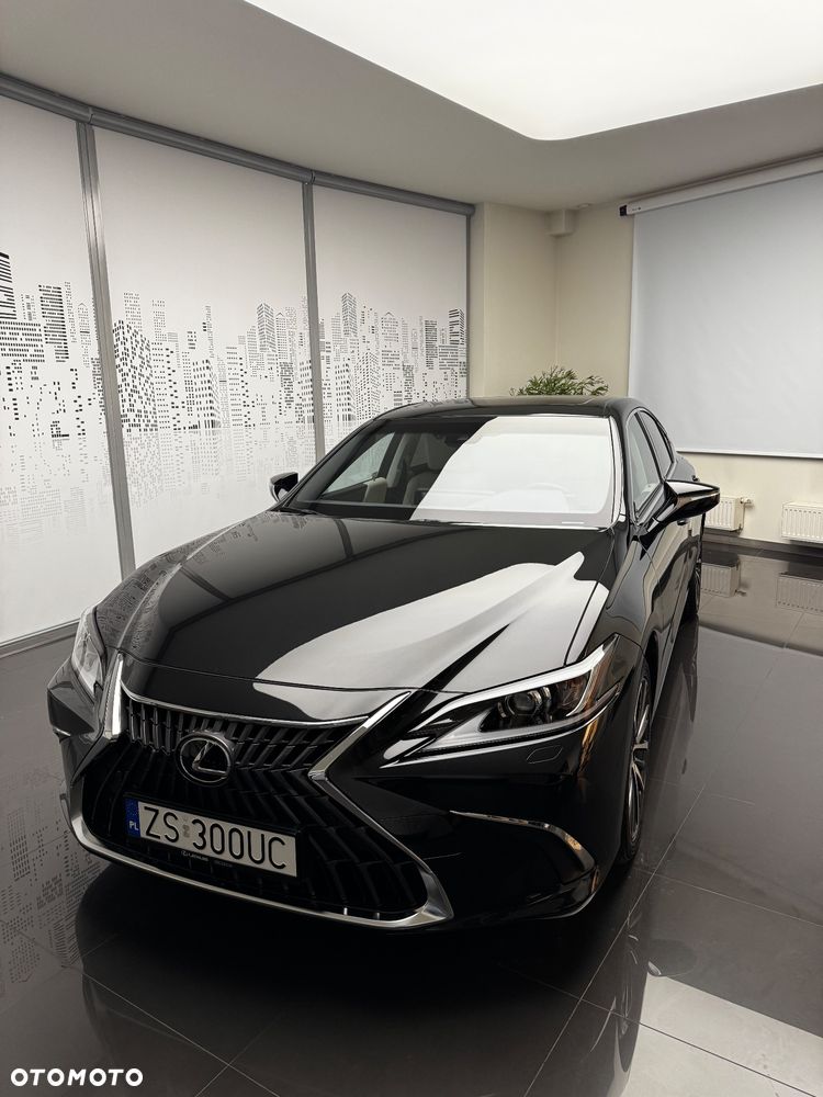 Lexus ES 300h Business Edition - 3