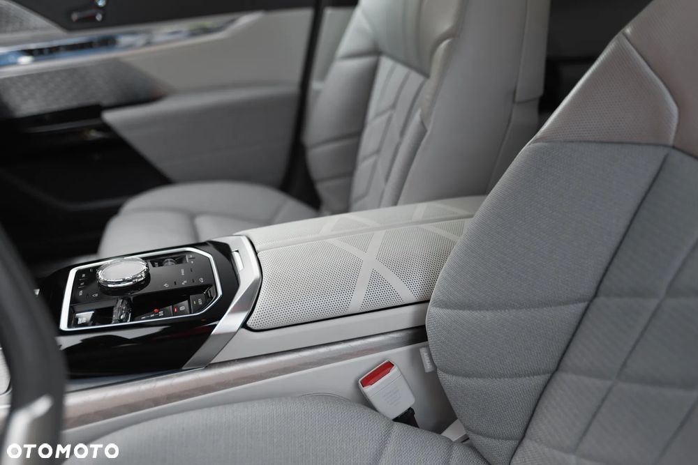 BMW i7 105.7kWh xDrive60 - 16