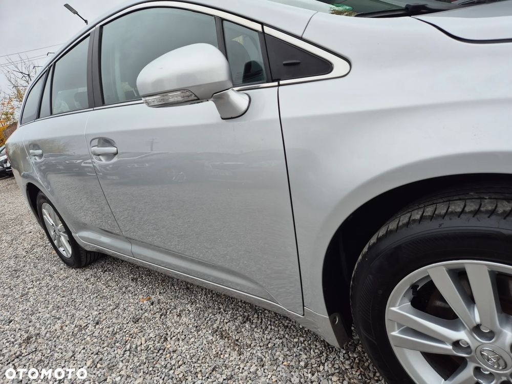 Toyota Avensis Touring Sports 1.8 Comfort - 21