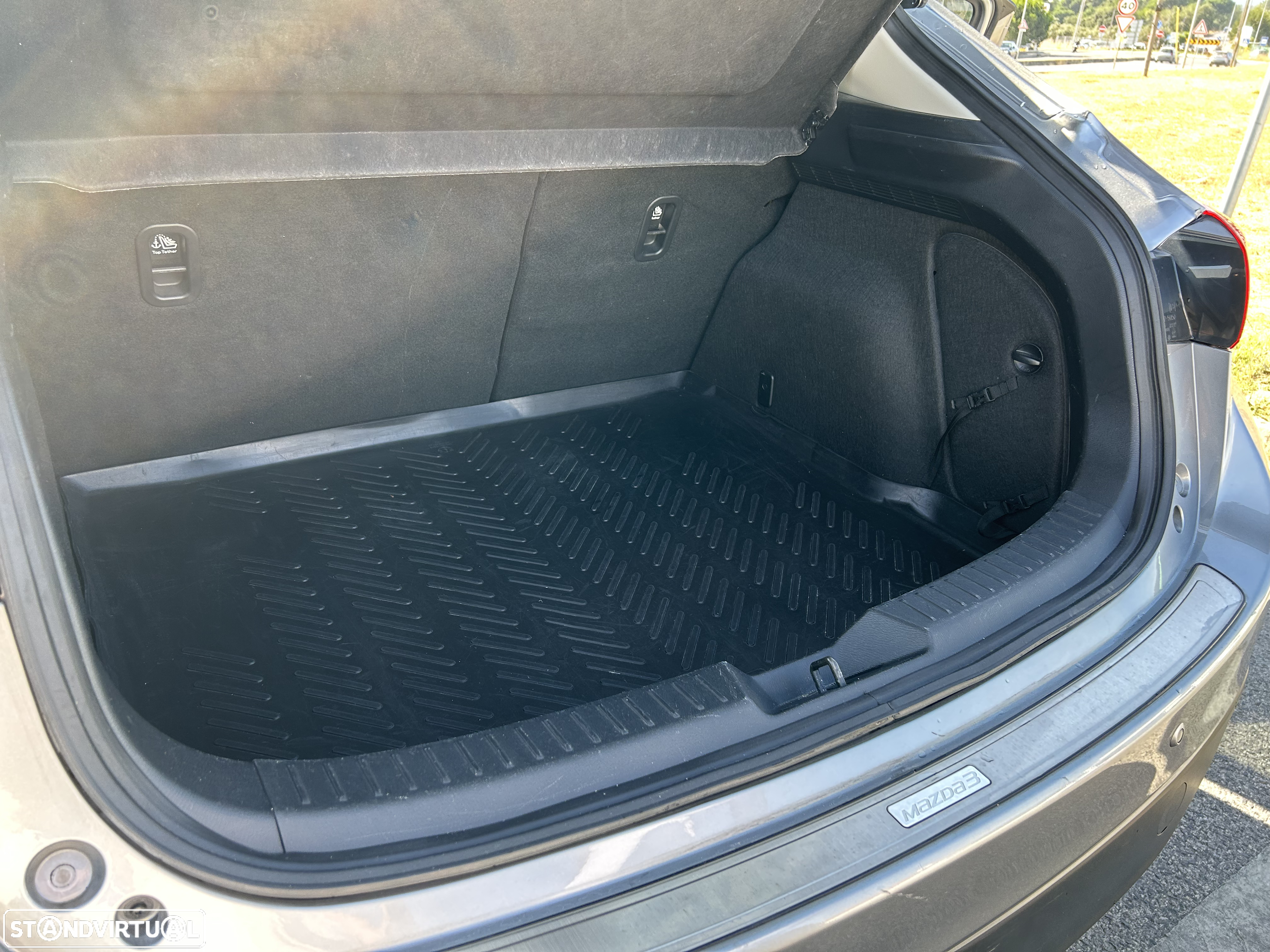 Mazda 3 1.5 Sky-G Evolve HS Navi - 4