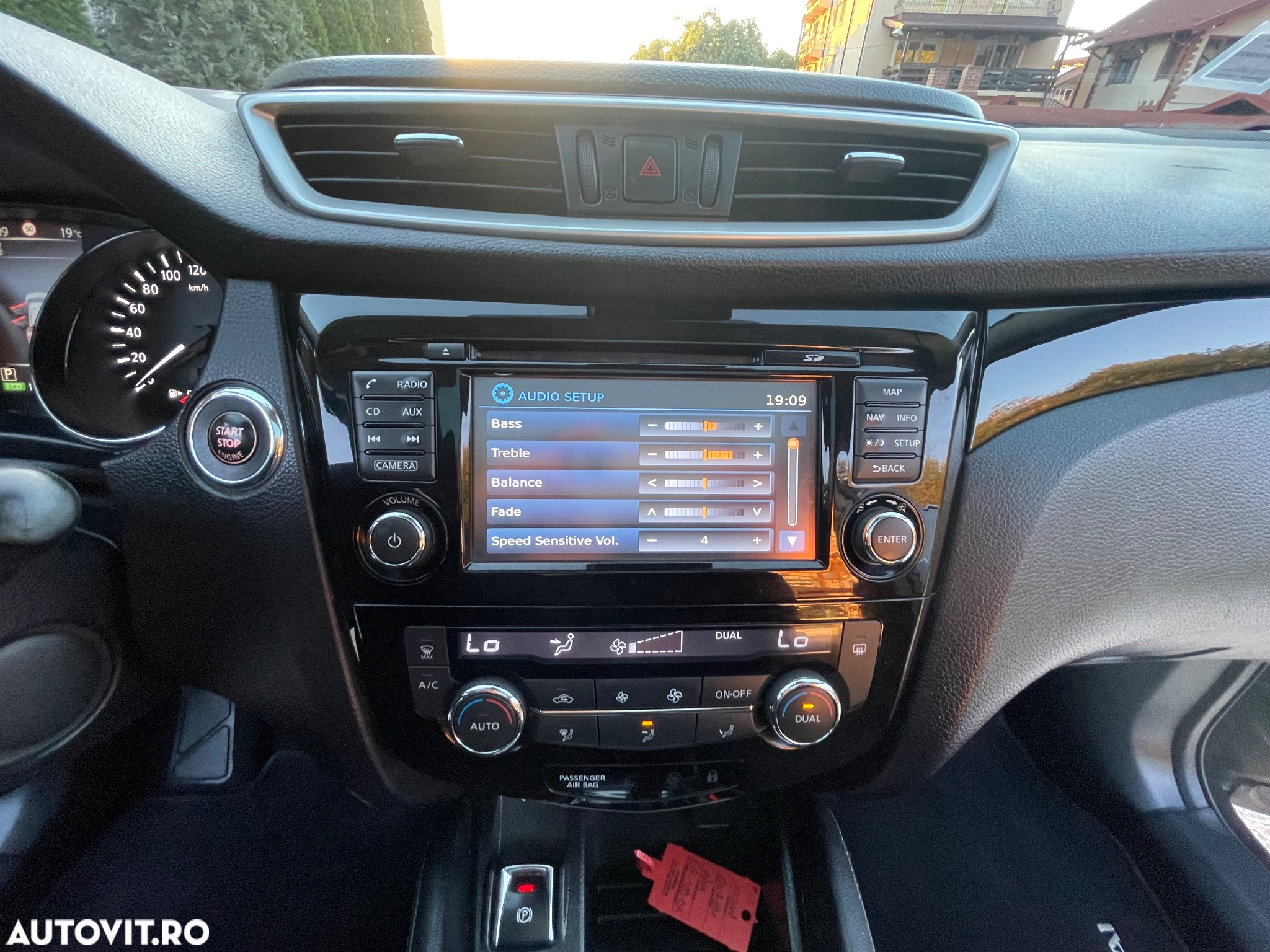 Nissan Qashqai 1.6 DCI Start/Stop X-TRONIC Tekna - 40