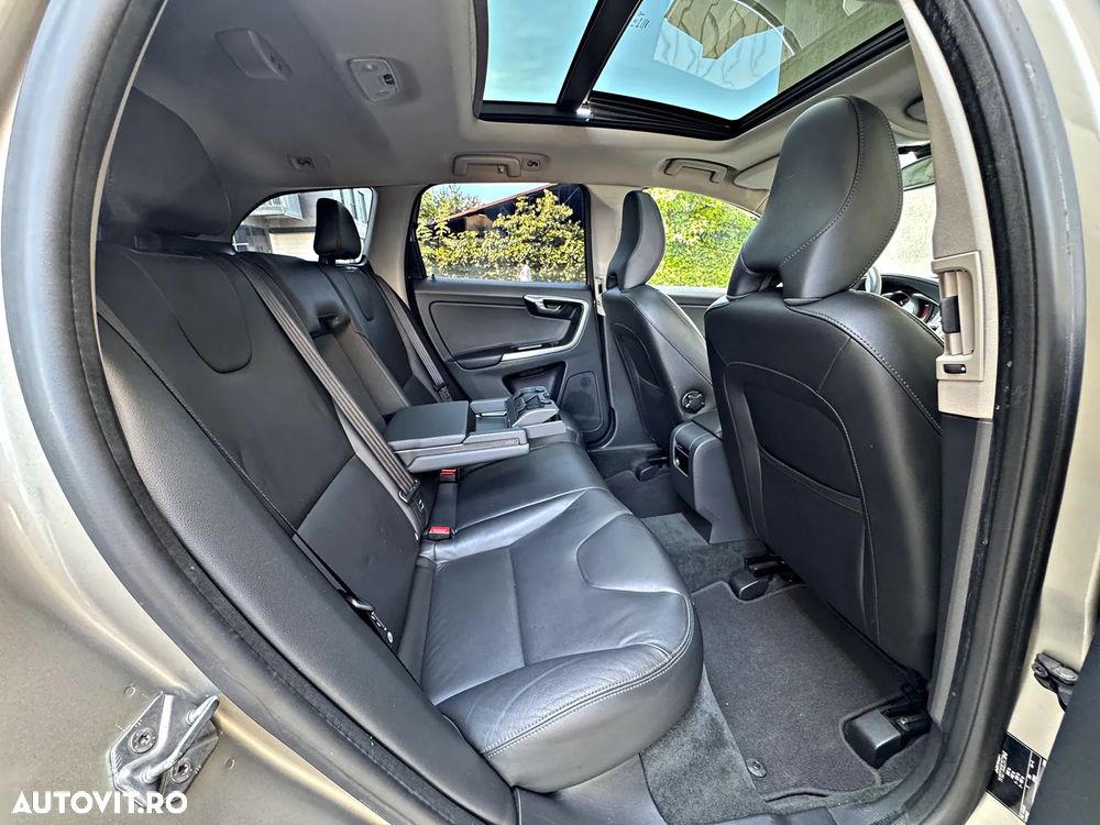 Volvo XC 60 D4 Geartronic Summum - 10
