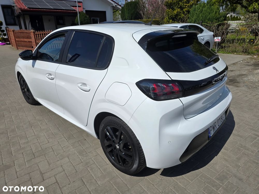 Peugeot 208 - 5